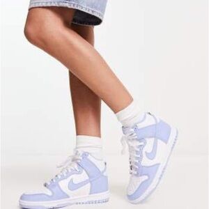Nike Women's White and Light Purple Sneakers